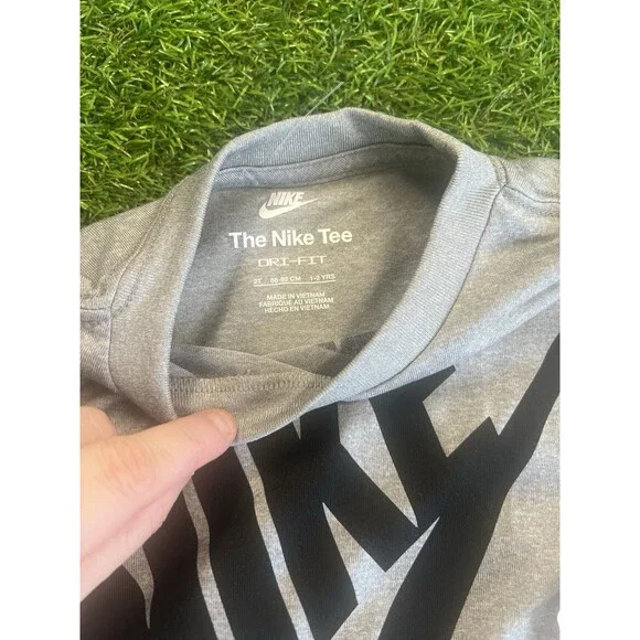 Nike Toddler Boys Dri-FIT T-Shirt & Shorts Outfit Set 2T Black Gray Athletic A5 - Picture 4 of 5